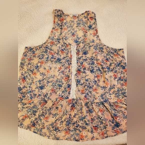 Maurices Tops - Womens Maurice's floral sheer razorback tank top.  SIZE 1